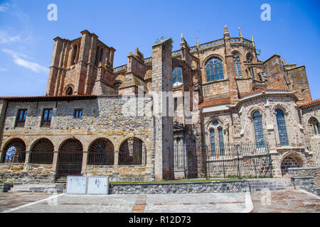 Eglise de Castro Urdiales, Espagne Banque D'Images