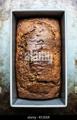 Pain aux bananes fraîchement cuits au four à pain en Banque D'Images