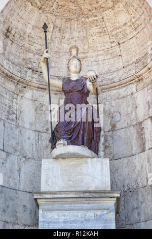 Statue de la déesse Rome, Piazza del Campidoglio, Rome, Latium, Italie Banque D'Images