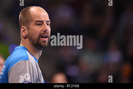 Stuttgart, Allemagne. 05Th Nov, 2018. Handball : Bundesliga, Stuttgart TVB - SC Magdeburg, 12e journée à la Porsche Arena. L'entraîneur Jürgen Schweikardt Stuttgart. Credit : Marijan Murat/dpa/Alamy Live News Banque D'Images