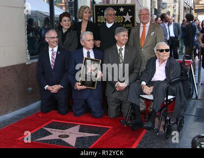 Hollywood, CA, USA. Nov 6, 2018. 06 novembre 2018 - Hollywood, Californie - Mitch O'Farrell, Michael Douglas, Jane Fonda, Leron Gubler, Ron Meyer, Vin Di Bona, Kirk Douglas Michael Douglas honoré avec étoile sur le Hollywood Walk of Fame. Crédit photo : F. Sadou/AdMedia Crédit : F. Sadou/AdMedia/ZUMA/Alamy Fil Live News Banque D'Images