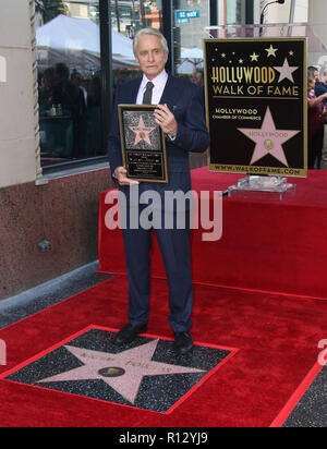 Hollywood, CA, USA. Nov 6, 2018. 06 novembre 2018 - Hollywood, Californie - Michael Douglas Michael Douglas honoré avec étoile sur le Hollywood Walk of Fame. Crédit photo : F. Sadou/AdMedia Crédit : F. Sadou/AdMedia/ZUMA/Alamy Fil Live News Banque D'Images