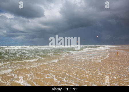 Sur la magnifique plage de Lakolk après de fortes pluies. Cette plage est beach après de fortes pluies, Jutland, Danemark. Cette plage est favori pour le kitesurf, surfin Banque D'Images