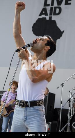 Titre original : Bohemian Rhapsody. Titre en anglais : Bohemian Rhapsody. Année : 2018. Directeur : DEXTER FLETCHER ; Bryan Singer. Stars : RAMI MALEK. Credit : GK Films/New Regency Pictures/Queen Films Ltd./Tribeca / Album Banque D'Images