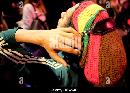 Cire figure de légende de la musique reggae Bob Marley à l'attraction touristique de renommée mondiale du musée de cire de Madame Tussauds à Londres, Royaume-Uni. Banque D'Images