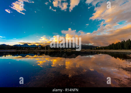 18 septembre 2018 - Colorado, USA, lever du soleil sur les molas Lake, au sud de Silverton, Route 550 Banque D'Images