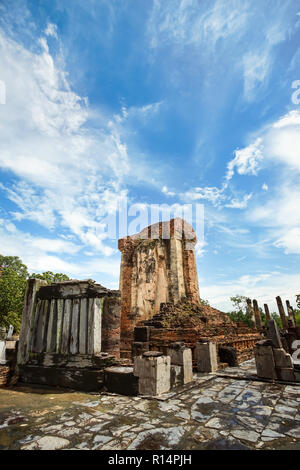 Wat Chetuphon ruiné ancienne dans le parc historique de Sukhothai, Thaïlande, province de Sukhothai Banque D'Images