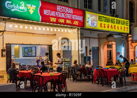 KUALA LUMPUR, MALAISIE - 20 juillet : la fin de nuit restaurants ouverts dans le quartier chinois le 20 juillet 2018 à Kuala Lumpur Banque D'Images