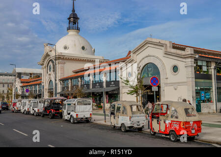 Markthalle Mercado da Ribeira, Avenida 24 de Julho, Lisboa, Portugal Banque D'Images