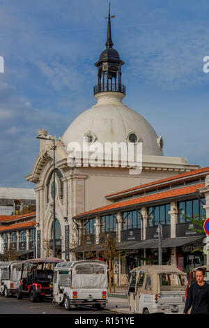 Markthalle Mercado da Ribeira, Avenida 24 de Julho, Lisboa, Portugal Banque D'Images