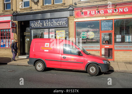 Mail truck à Halifax appartenant à la Royal Mail, qui est un service postal en Grande-Bretagne créée en 1516. Banque D'Images