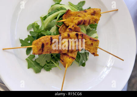 La cuisine asiatique délicieux Curry Poulet Satay toast alimentaire en brochettes Banque D'Images