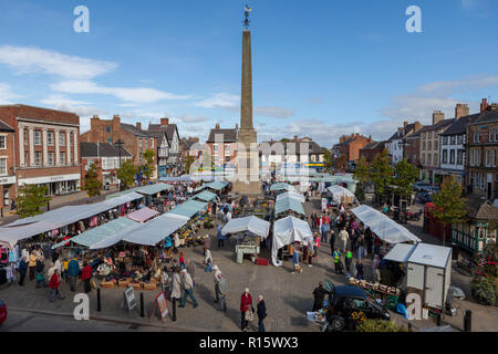 Place du marché de Ripon le jour du marché Banque D'Images