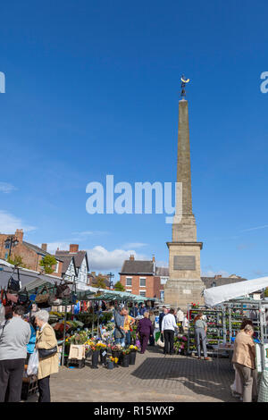 Place du marché de Ripon le jour du marché Banque D'Images