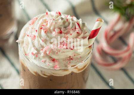 Menthe douce Moka Café glacé avec de la crème fouettée Banque D'Images