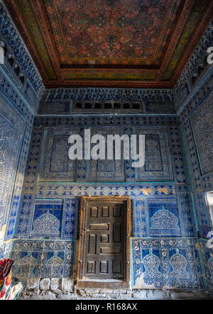 Une salle du harem dans le palais de Tosh hovli à Khiva, Ouzbékistan Banque D'Images