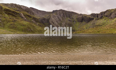 L'Idwal Llyn Devil's Kitchen, Galles, Royaume-Uni Banque D'Images