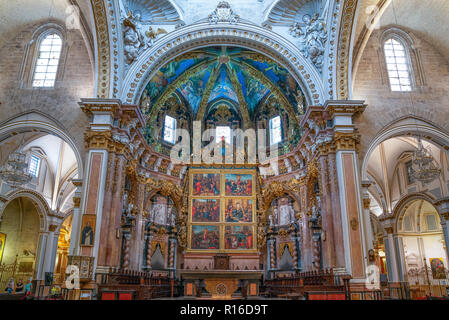 Valencia, Espagne - Octuber 14, 2016 : le retable de la chapelle de la cathédrale Resurreccion Banque D'Images