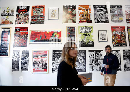 Rome le 9 novembre 2018. Exposition du dessinateur italien, Zerocalcare aka Michele Rech, l'un des plus célèbres en Italie, intitulé 'Digging fossés - nourrir les crocodiles'. Foto Samantha Insidefoto Zucchi Banque D'Images