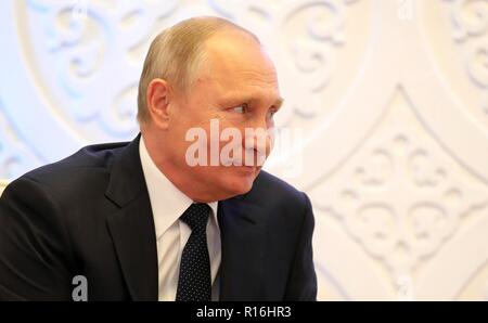 Petropavlovsk (Kazakhstan). 09Th Nov, 2018. Le président russe Vladimir Poutine lors d'une réunion bilatérale avec le Président kazakh Nursultan Nazarbayev, le 9 novembre 2018 à Petropavlovsk (Kazakhstan). Credit : Planetpix/Alamy Live News Banque D'Images