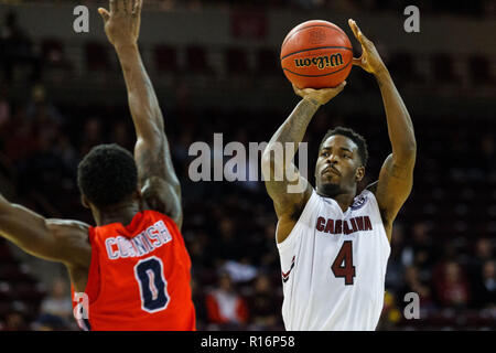Columbia, SC, États-Unis d'Amérique. Nov 9, 2018. South Carolina Gamecocks guard Tre Campbell (4) tire un 3 dans le match de basket-ball de NCAA de Colonial Life Arena de Columbia, SC. (Scott Kinser/Cal Sport Media) Credit : csm/Alamy Live News Banque D'Images