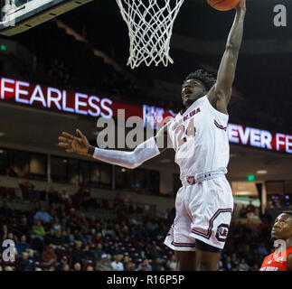 Columbia, SC, États-Unis d'Amérique. Nov 9, 2018. South Carolina Gamecocks de l'avant Keyshawn Bryant (24) va pour le smash au match de basket-ball de NCAA de Colonial Life Arena de Columbia, SC. (Scott Kinser/Cal Sport Media) Credit : csm/Alamy Live News Banque D'Images