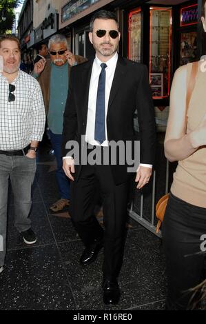 Los Angeles, CA, USA. Nov 9, 2018. Jimmy Kimmel à la cérémonie d'intronisation pour l'étoile sur le Hollywood Walk of Fame pour Sarah Silverman, Hollywood Boulevard, Los Angeles, CA 9 novembre 2018. Crédit : Michael Germana/Everett Collection/Alamy Live News Banque D'Images