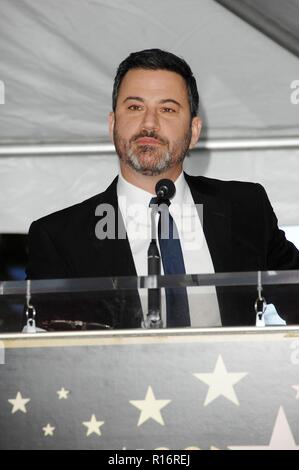 Los Angeles, CA, USA. Nov 9, 2018. Jimmy Kimmel à la cérémonie d'intronisation pour l'étoile sur le Hollywood Walk of Fame pour Sarah Silverman, Hollywood Boulevard, Los Angeles, CA 9 novembre 2018. Crédit : Michael Germana/Everett Collection/Alamy Live News Banque D'Images