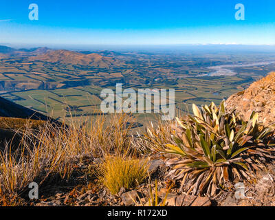 Vue sur le mont Hutt paysage montagneux sur une journée ensoleillée, près de Methven, île du Sud, Nouvelle-Zélande Banque D'Images