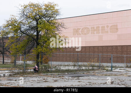 Ils ont perdu l'esquisse d'un signe extérieur d'un logo Kohl's store fermé dans Waterford Township, Michigan le 26 octobre 2018. Banque D'Images