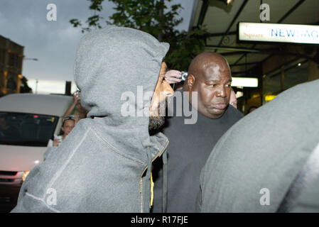 Snoop Dogg arrive à Neverland de nuit pour le lancement de la nouvelle gamme de lunettes de soleil Arnette piror à son concert de Sydney avec Ice Cube le 31 octobre. Sydney, Australie. 30.10.08. Banque D'Images