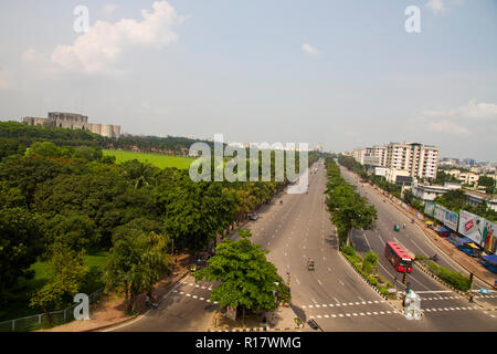 Vue aérienne de l'édifice du parlement national et de sa zone adjacente. Dhaka, Bangladesh. Banque D'Images