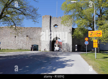 Visby, Suède - 12 mai 2016 : vue extérieure de l'Soderport porte dans la ville médiévale vall. Banque D'Images