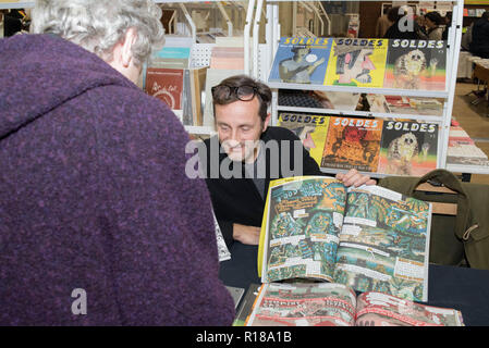 Paris : Inauguration du 28e Salon de la Revue Banque D'Images