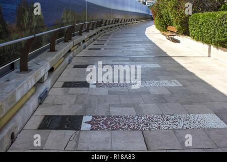 MONTE CARLO, MONACO - 25 avril 2017 : Worl sur les progrès de la promenade de waterfron Monte Carlo, Monaco Banque D'Images