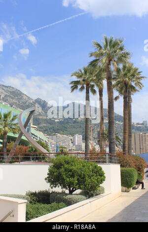 MONACO, MONTE CARLO - 25 avril 2017 : champions, promenade à Monte Carlo, face aux Alpes Banque D'Images