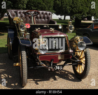 1903 Panhard et Lavassor O4rR aux Concourrs D'Élégance 2018 au Hampton court Palace, East Molesey, Surrey Banque D'Images