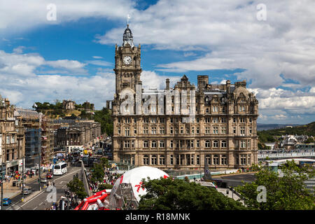 Hotel Balmoral et de Princes Street, dans le soleil d'été, Édimbourg, Écosse Banque D'Images