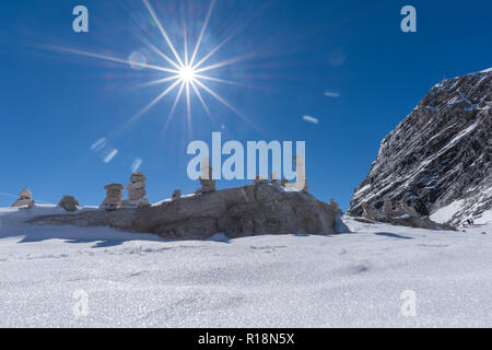 Zugspitze, Zugspitzeplat, plus haut sommet, Garmisch-Partenkirchen, Wetterstein Gebirge ou du Wetterstein, dans les Alpes, Bavaria, Germany, Europe Banque D'Images