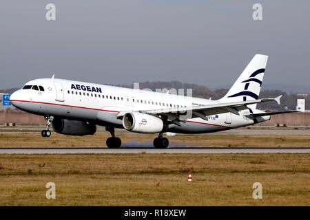 Stuttgart, Allemagne - Automne 2018 : un avion à l'aéroport de Stuttgart Banque D'Images