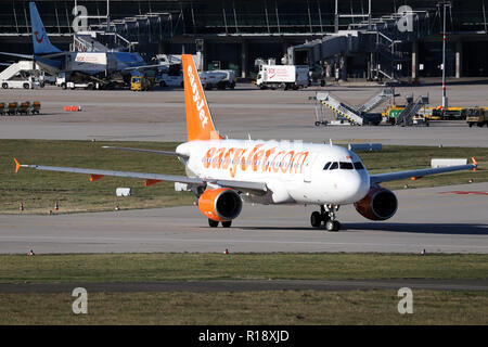 Stuttgart, Allemagne - Automne 2018 : un avion à l'aéroport de Stuttgart Banque D'Images