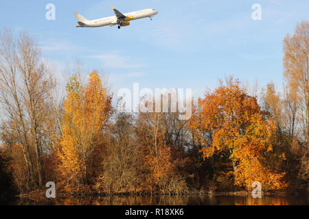 Stuttgart, Allemagne - Automne 2018 : un avion à l'aéroport de Stuttgart Banque D'Images