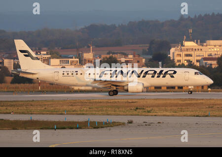 Stuttgart, Allemagne - Été 2018 : un avion à l'aéroport de Stuttgart Banque D'Images