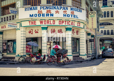 Pilote en trishaw, Georgetown Penang - Malaisie Banque D'Images