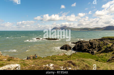 Vues d'en haut Morfa, Nefyn Gwynedd, Nord du Pays de Galles à la recherche à travers l'Atlantique vers l'Yr Eifl. Banque D'Images