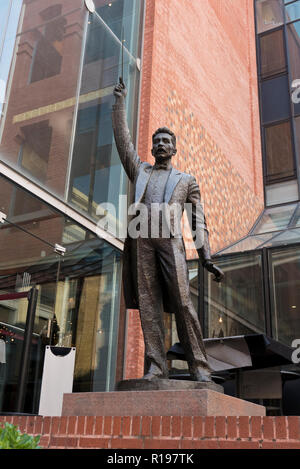 Statue du compositeur Catalan Luis Millet en dehors de la Palau de la Musica, Barcelone, Espagne Banque D'Images