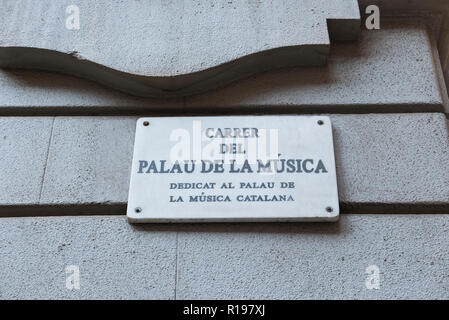 Une plaque sur le mur extérieur de la Palau de la Musica, Barcelone, Espagne Banque D'Images