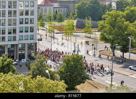 BERLIN, ALLEMAGNE - 13 juillet 2018 : Grève des jeunes médecins contre réduction de versement pour la psychothérapie à la charite sur Campus rue Invalidenstrasse Banque D'Images