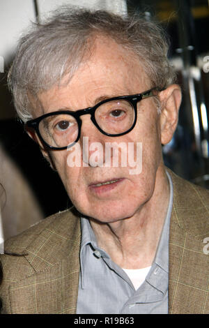 Woody Allen 09/12/2010 'Vous rencontrerez un Tall Dark Stranger' @ @ Four Seasons Hotel Toronto, Toronto Photo par Izumi Hasegawa/HNW / PictureLux (12 septembre 2010) Banque D'Images