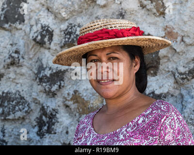 Femme de la région de l'île de Savai'i, la plus grande île de Samoa. Banque D'Images